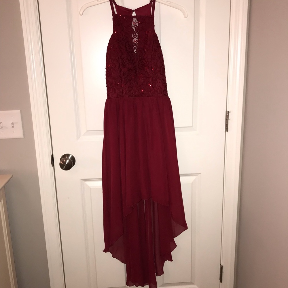 A very elegant prom dress!